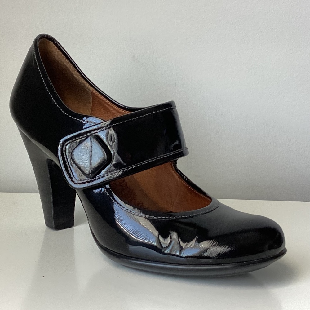 Sofft Fiorenza Black Patent Leather Mary Jane Heels - size 7M